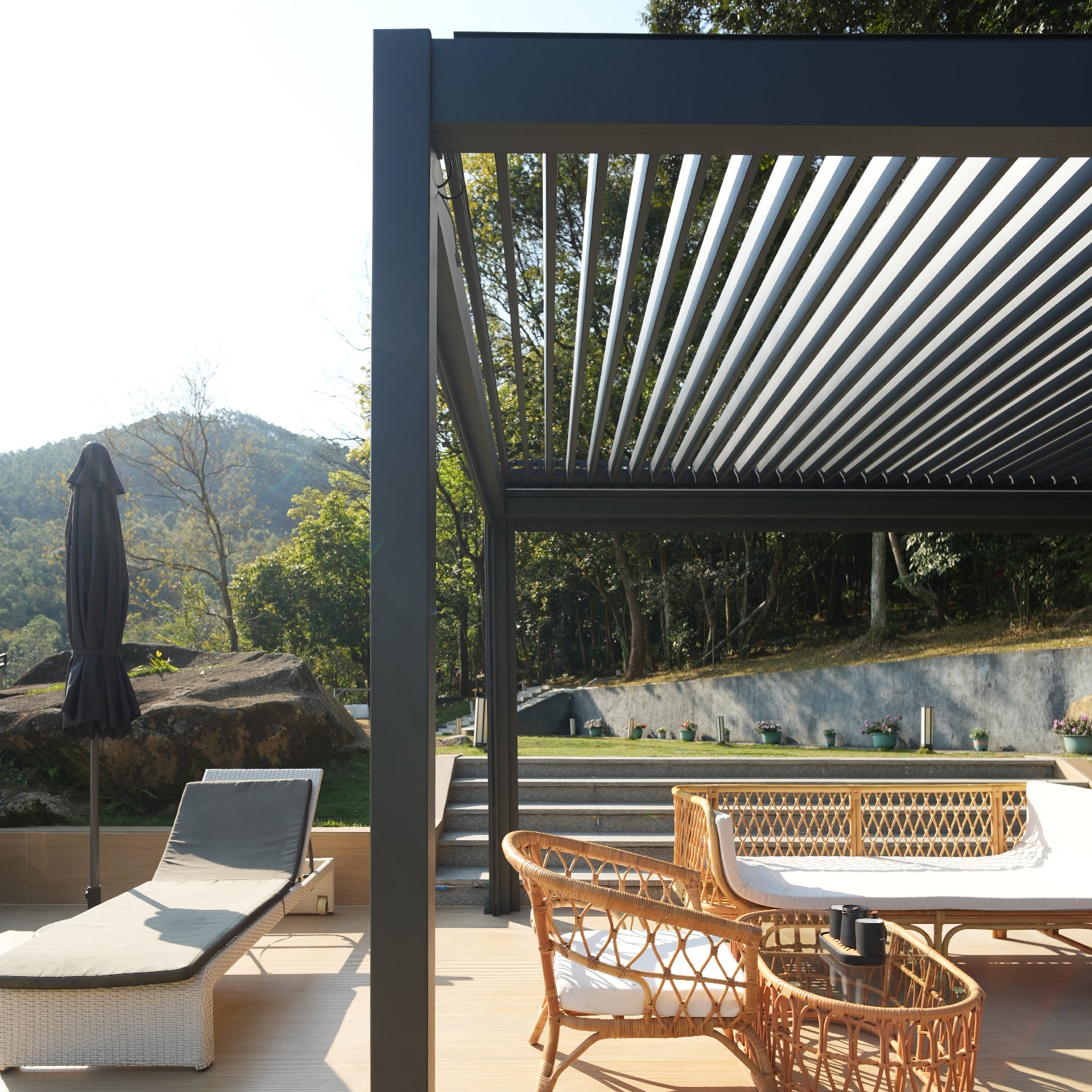 SmartWings Motorized Matter Pergola Flexar Q3