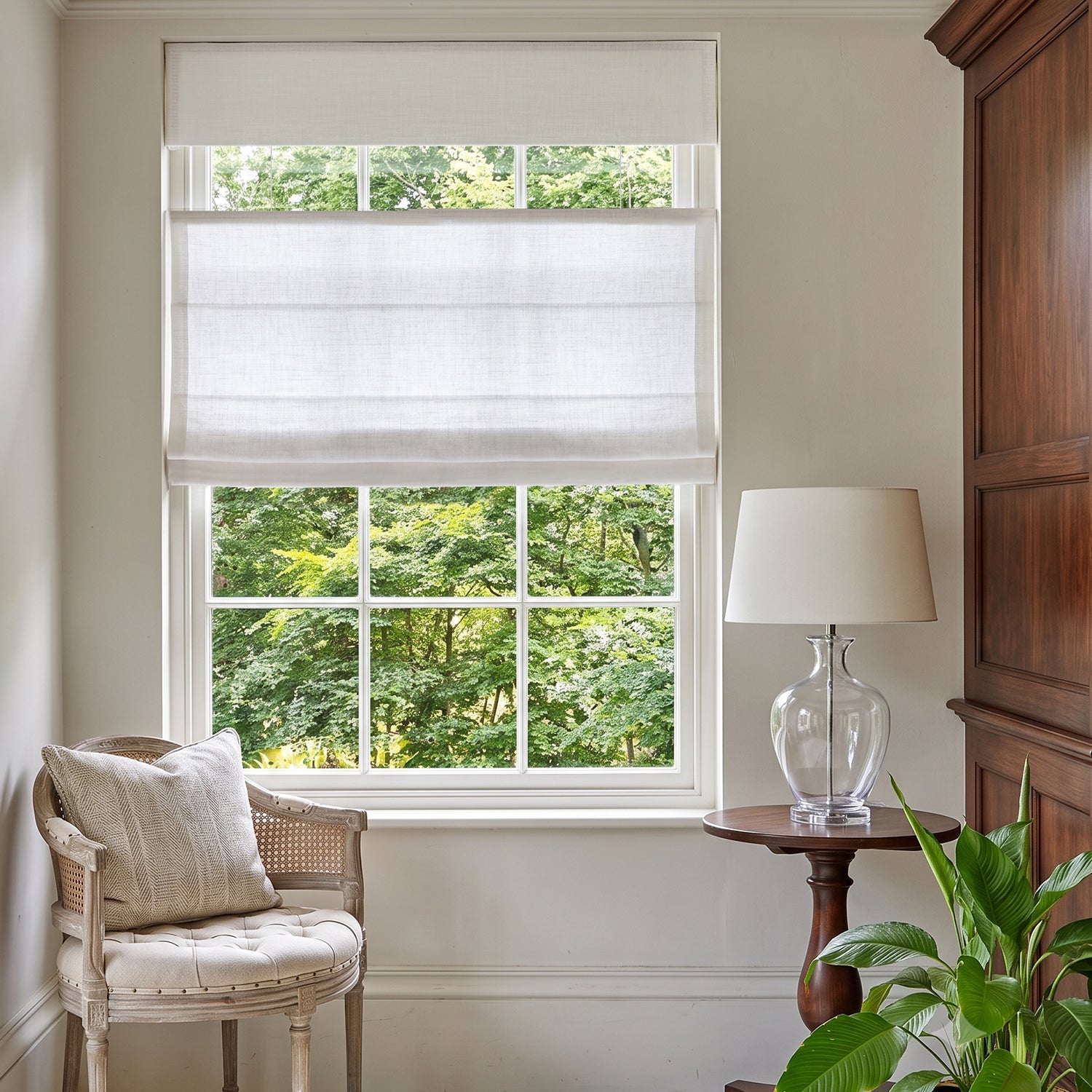 SmartWings Motorized Levitate Linen Roman Shades 50%/70% Blackout Daphne