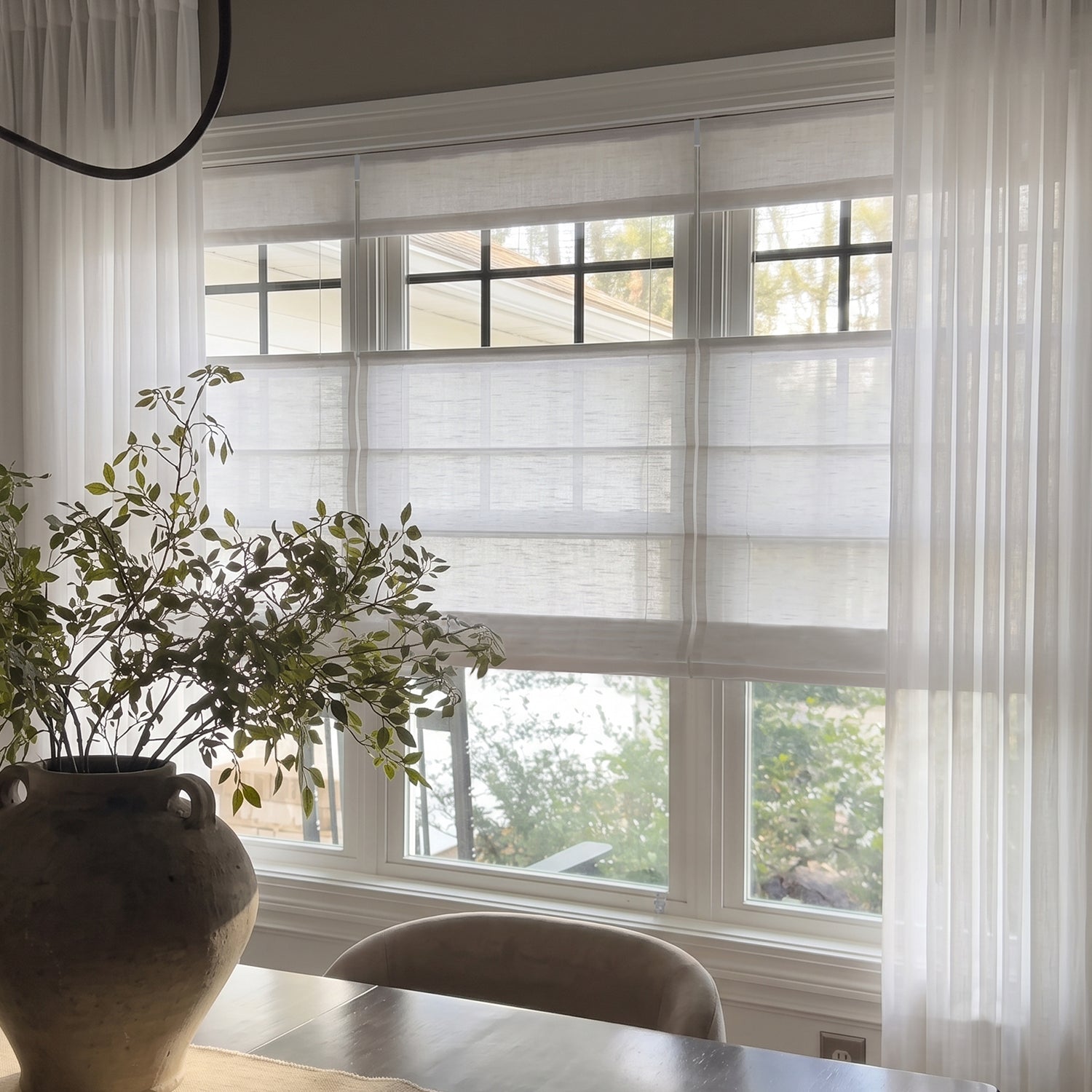 SmartWings Motorized Levitate Linen Roman Shades 50%/70% Blackout Daphne